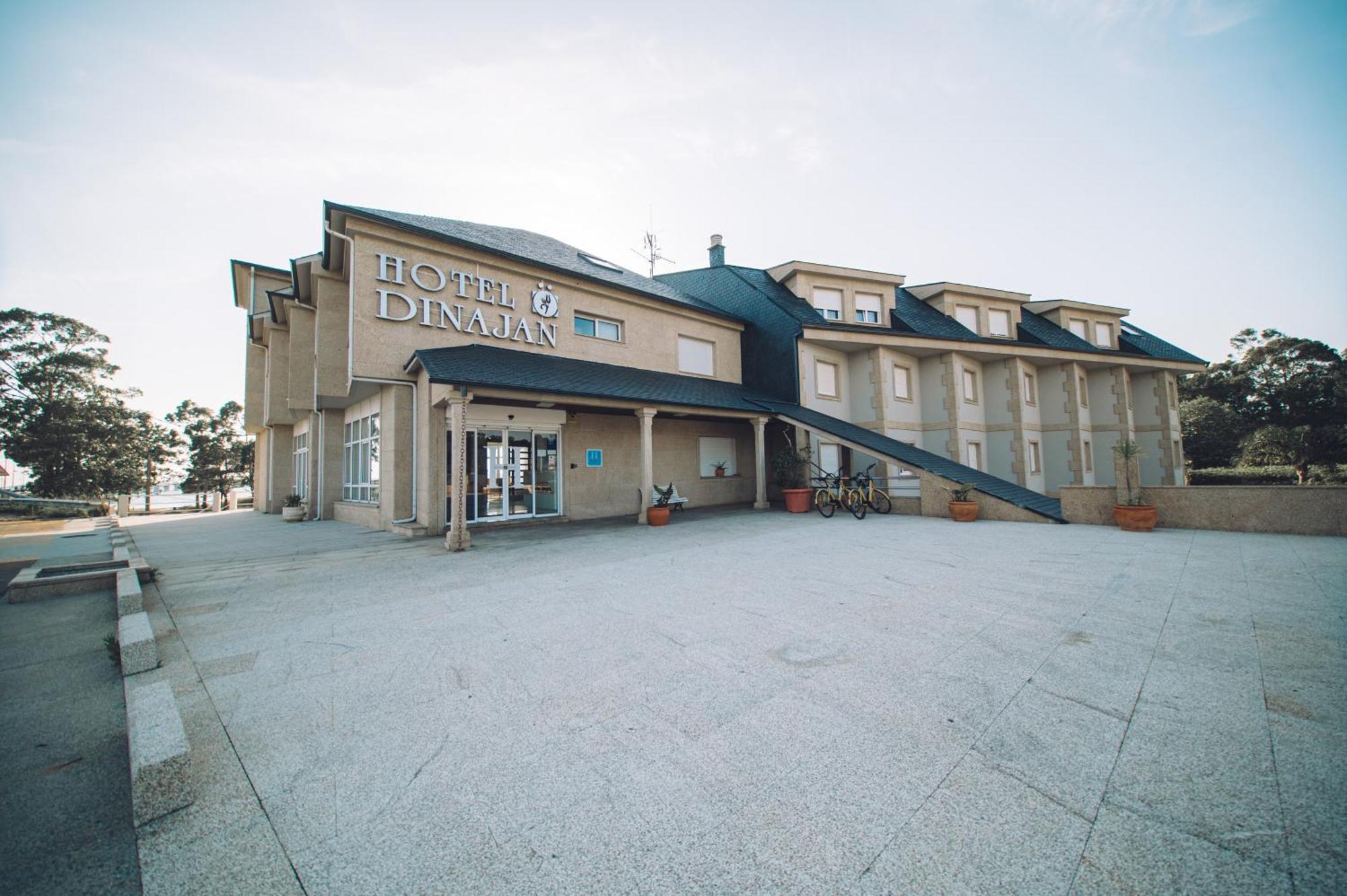 迪纳汗酒店 阿罗萨新镇 外观 照片